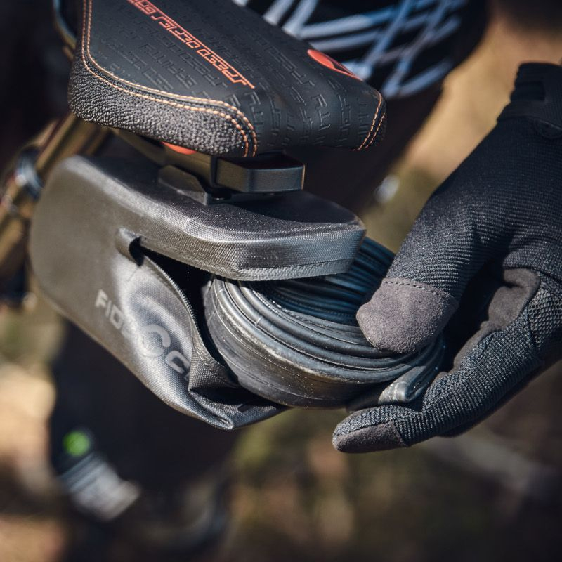 Сумка підсідельна Fidlock PUSH SADDLE BAG 600 + SADDLE BASE (0.6L) фото 7