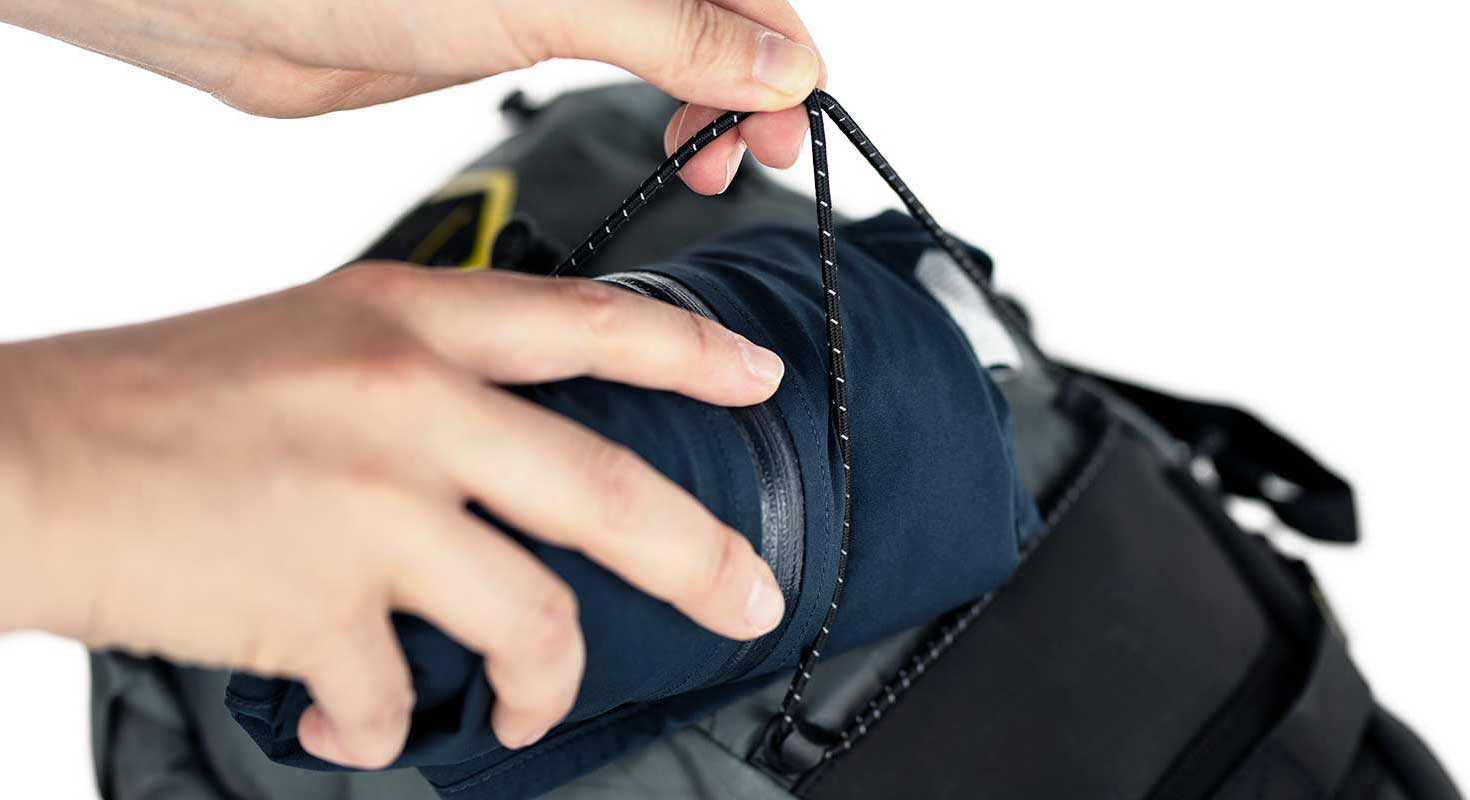 Сумка подседельная компрессионная Apidura Backcountry Saddle Pack (14L) фото 3