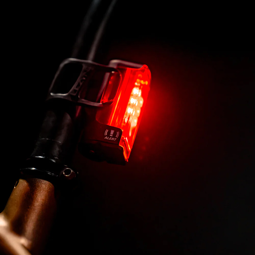 Блимавка задня Lezyne STRIP DRIVE PRO ALERT 400+, 400 люмен, 7 режимів, чорна фото 5