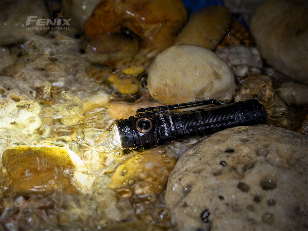 Ліхтар ручний Fenix E30R Cree XP-L HI LED фото 6