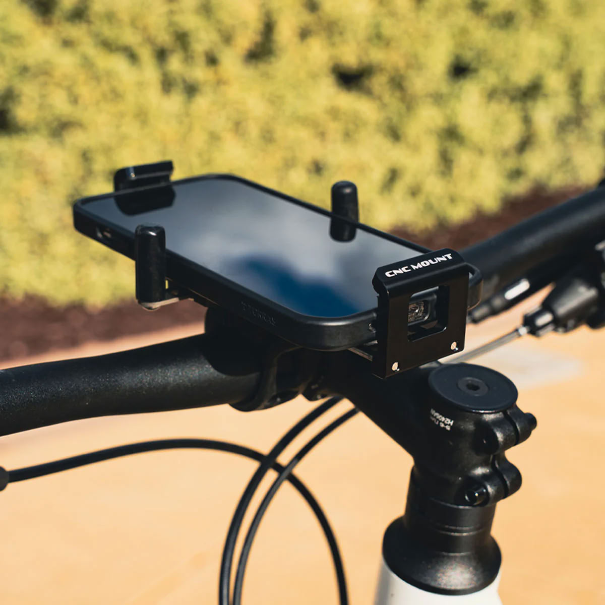 Кріплення на кермо Lezyne CNC PHONE MOUNT для смартфона, універсальне фото 2