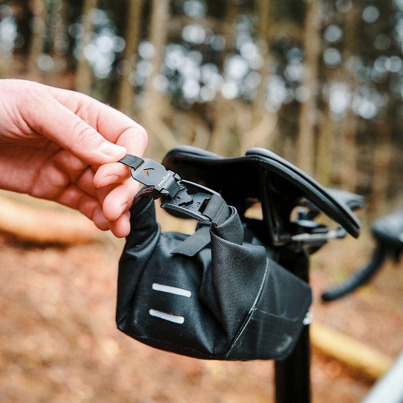 Сумка підсідельна Fidlock PIN CLIP SADDLE BAG S+SADDLE BASE (0.4L) фото 3