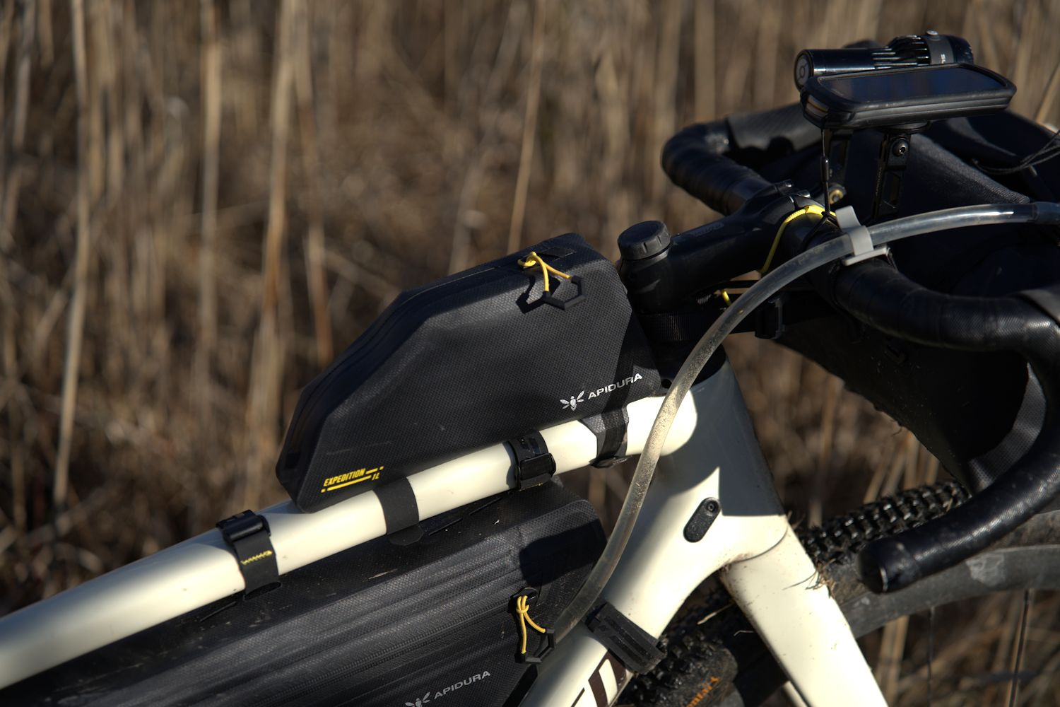 Сумка на верхнюю трубу Apidura Expedition Top Tube Pack (1L) (NEW STYLE) фото 4
