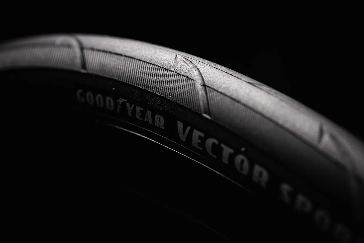 Покришка 700x32 (32-622) GoodYear Vector Sport Tube Type, 60tpi + Dual R: Shield, Folding Black фото 2