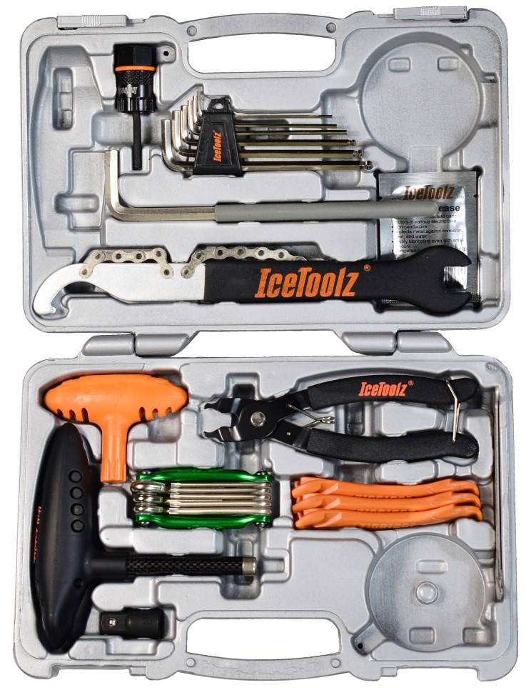 Кейс ICE TOOLZ 82F6 с инструментом CARBONFIX фото 