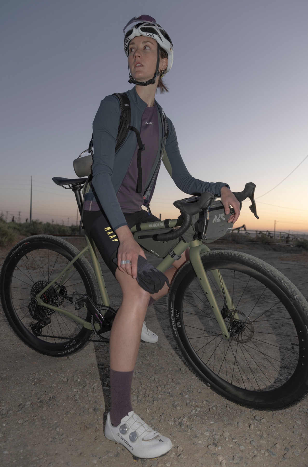 Сумка на раму MAAP X Apidura Frame Pack 4L Loam фото 9
