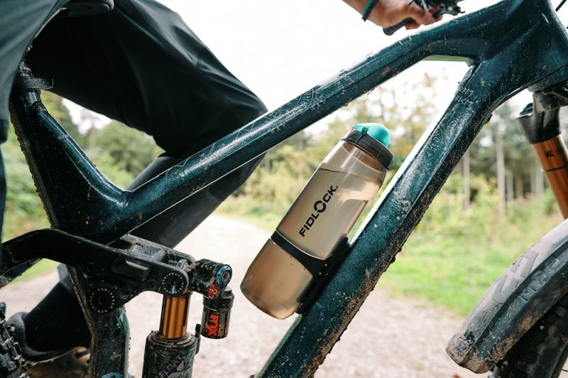 Фляга 0,8 Fidlock TWIST BOTTLE 800 ANTIBACTERIAL + BIKE BASE, антибактеріальна, прозорий/чорний фото 3