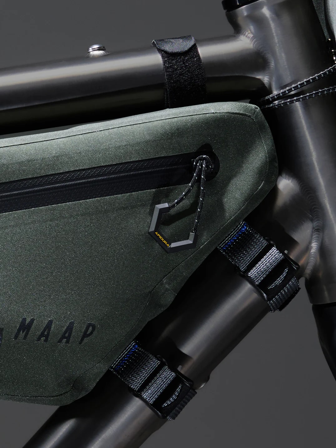 Сумка на раму MAAP X Apidura Frame Pack 4L Loam фото 4