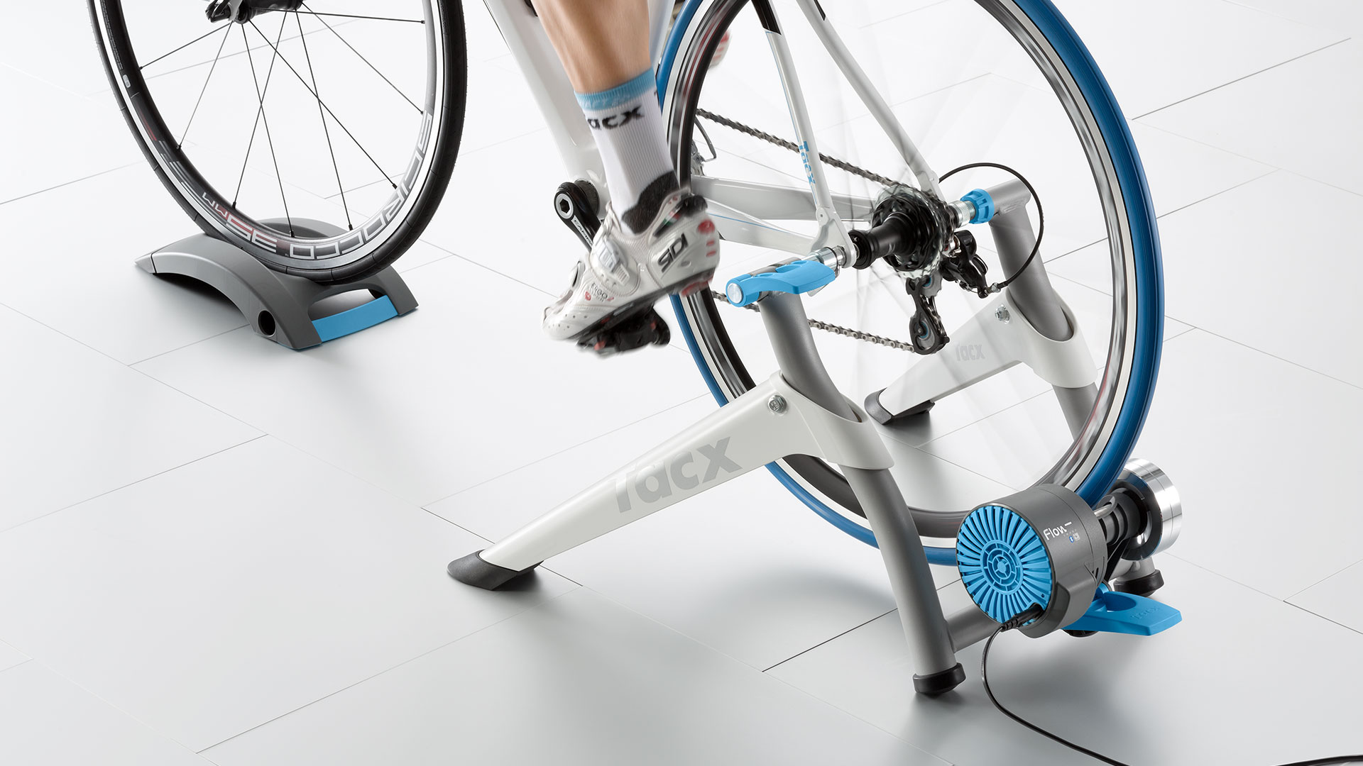 Велостанок Tacx FLOW Smart T2240 фото 3