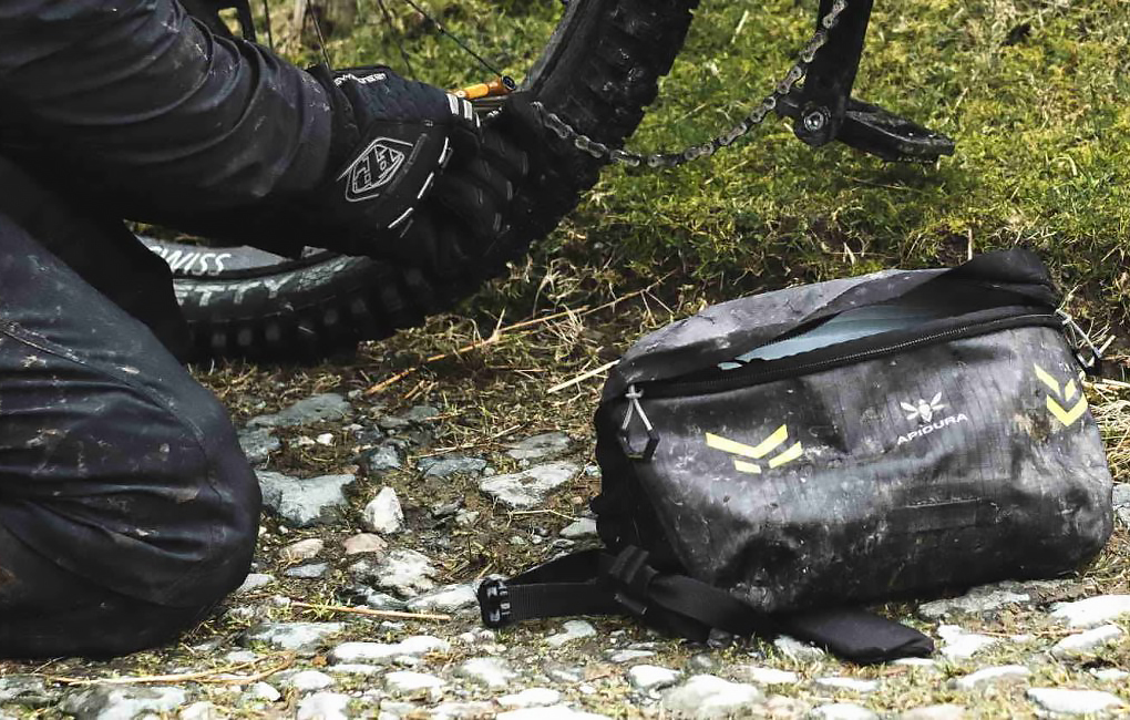 Сумка на пояс Apidura Backcountry Hip Pack (2.5L) фото 8
