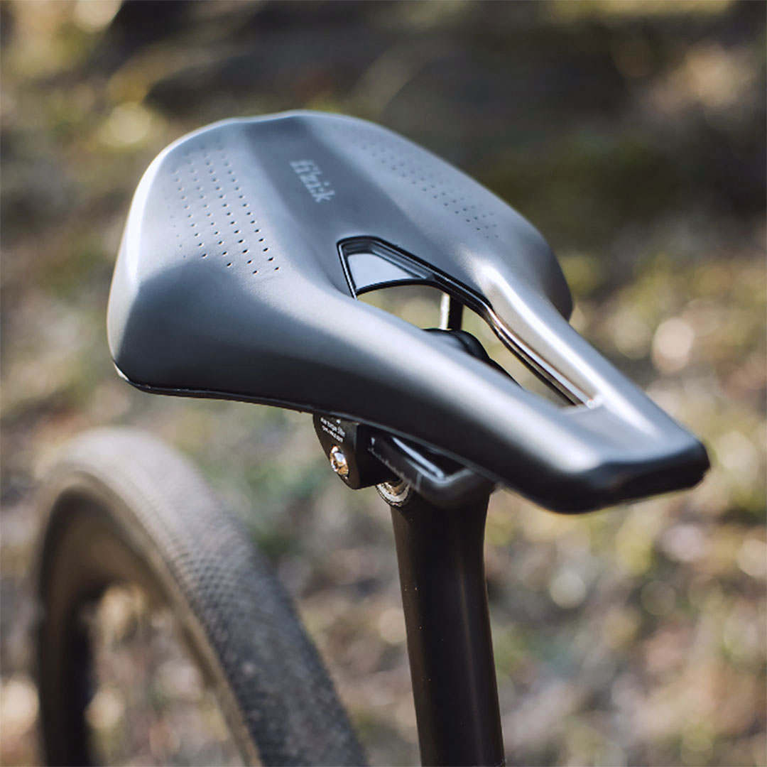 Сідло Fizik TEMPO ARGO R3 160 MM BLACK фото 6
