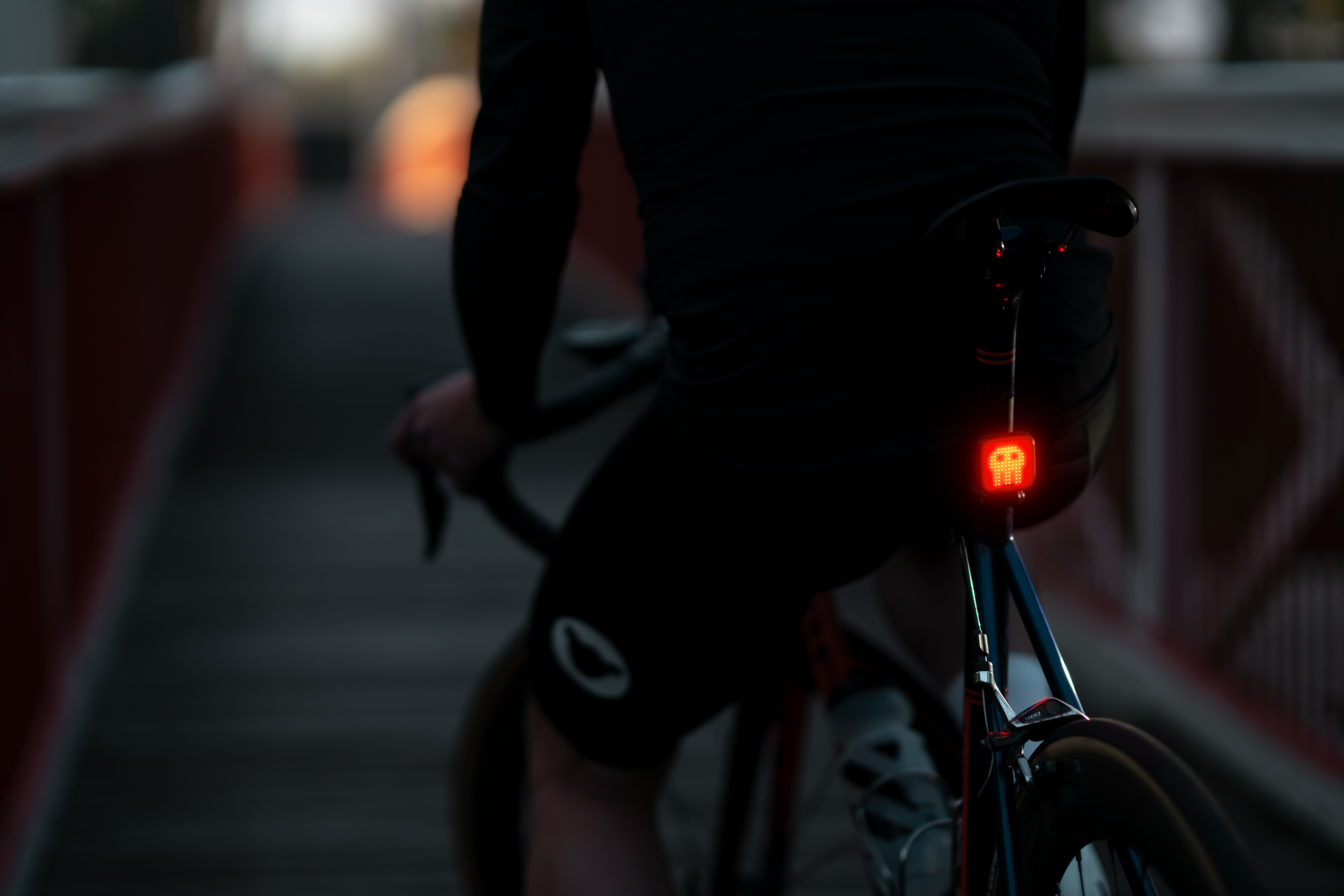 Блимавка задня Knog Blinder X Rear, 100 люмен, 5 режимів, чорна фото 5