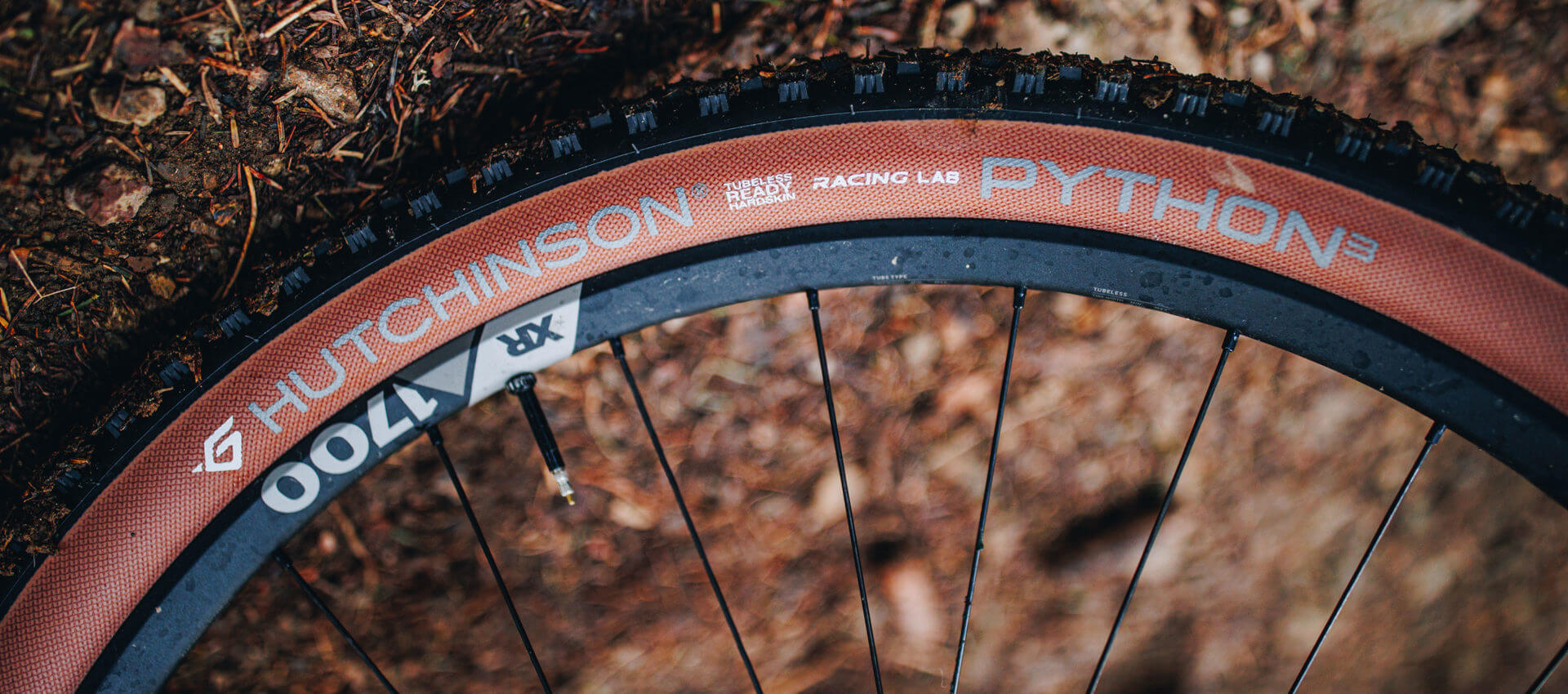 Покрышка 29x2.30 Hutchinson PYTHON 3 Racing Lab, 66TPI, Tubeless Ready, Foldable, Hardskin, Tan Walls фото 4