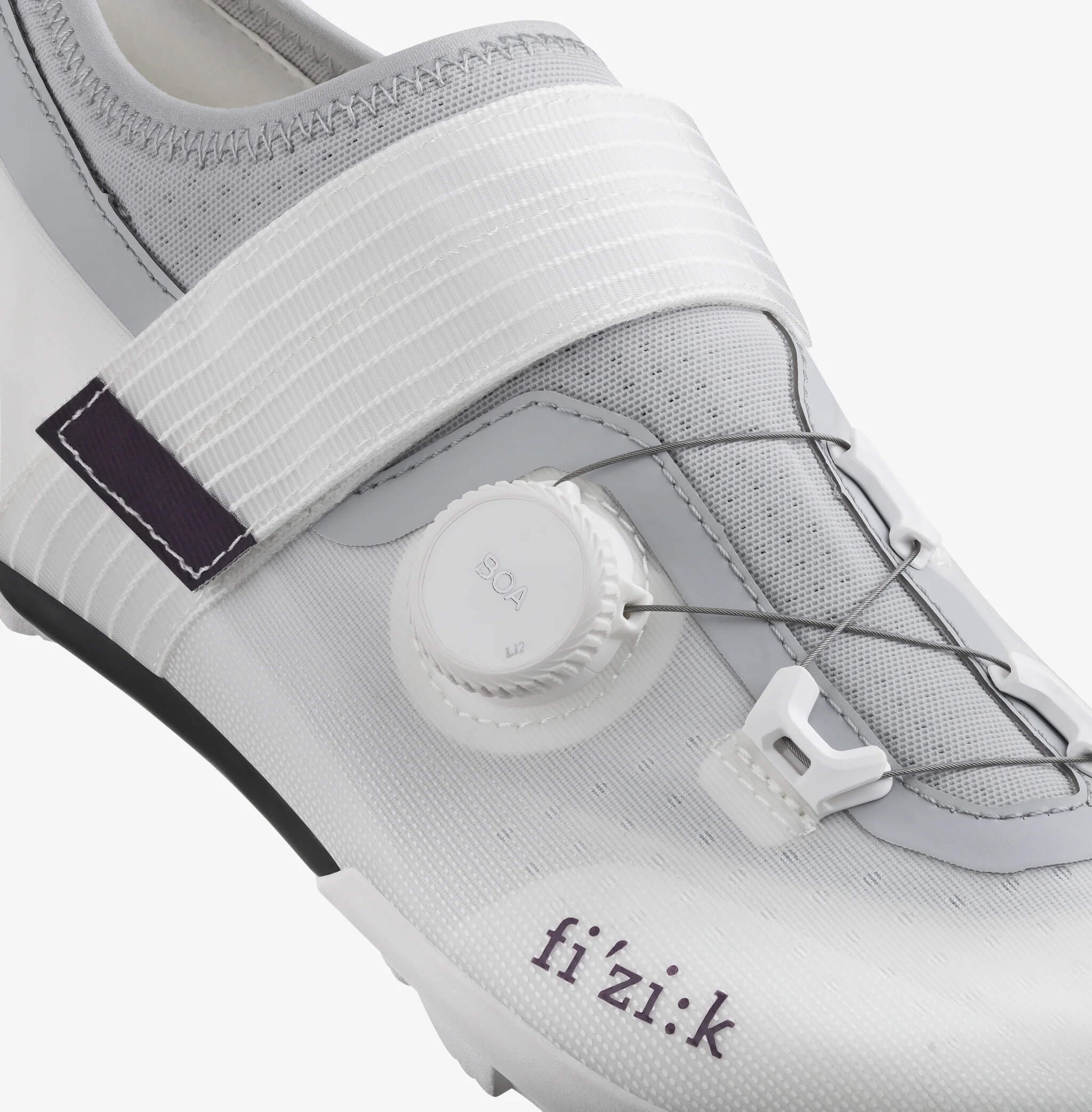 Взуття Fizik Ferox 2 Carbon розмір 42 біло-сіре фото 4