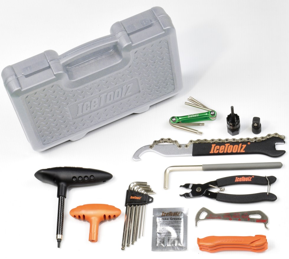 Кейс ICE TOOLZ 82F6 з інструментом CARBONFIX фото 2
