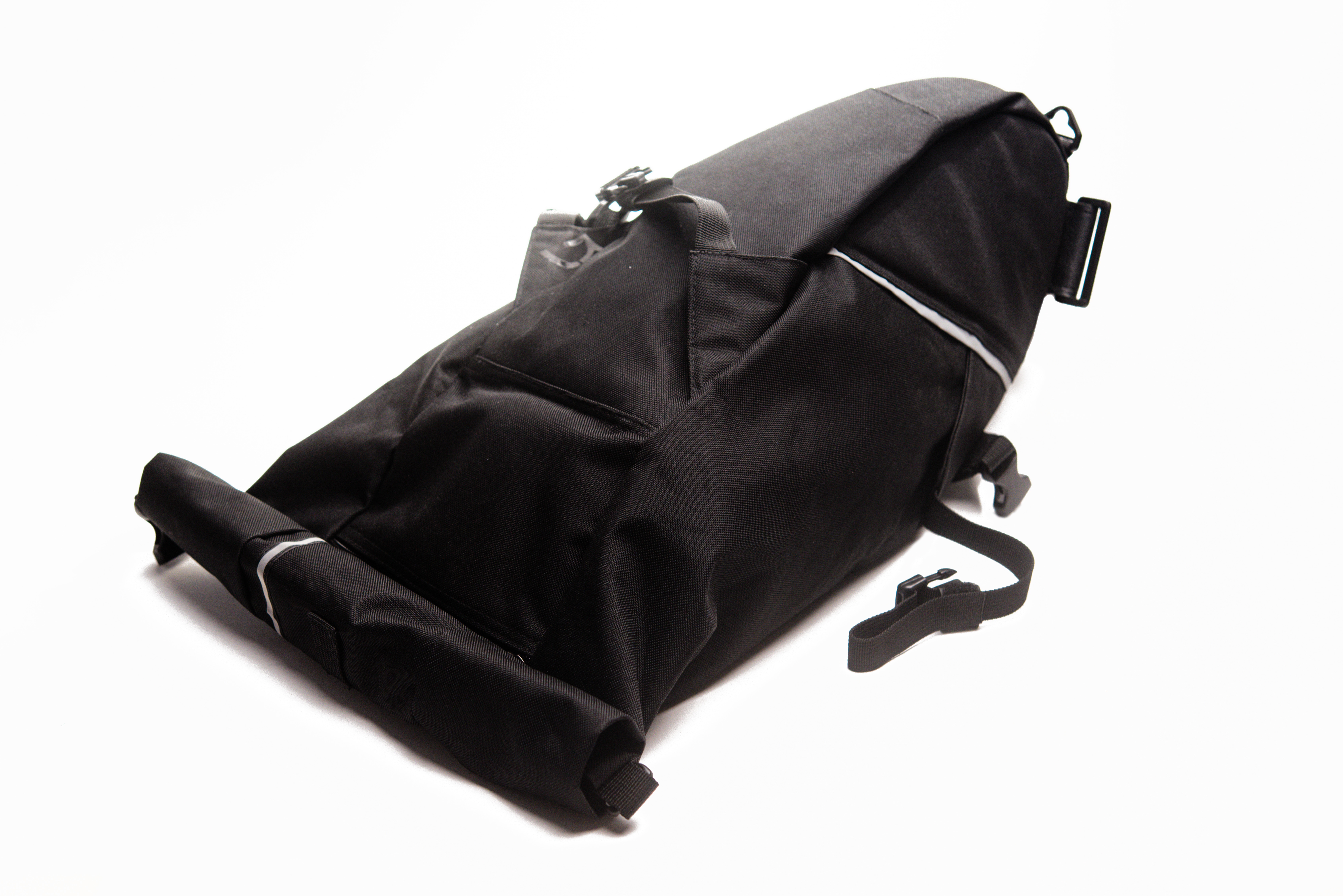 Фотографія Сумка підсідельна Green Cycle Tail bag Black 18 літрів Сумка підсідельна Green Cycle Tail bag Black 18 літрів фото