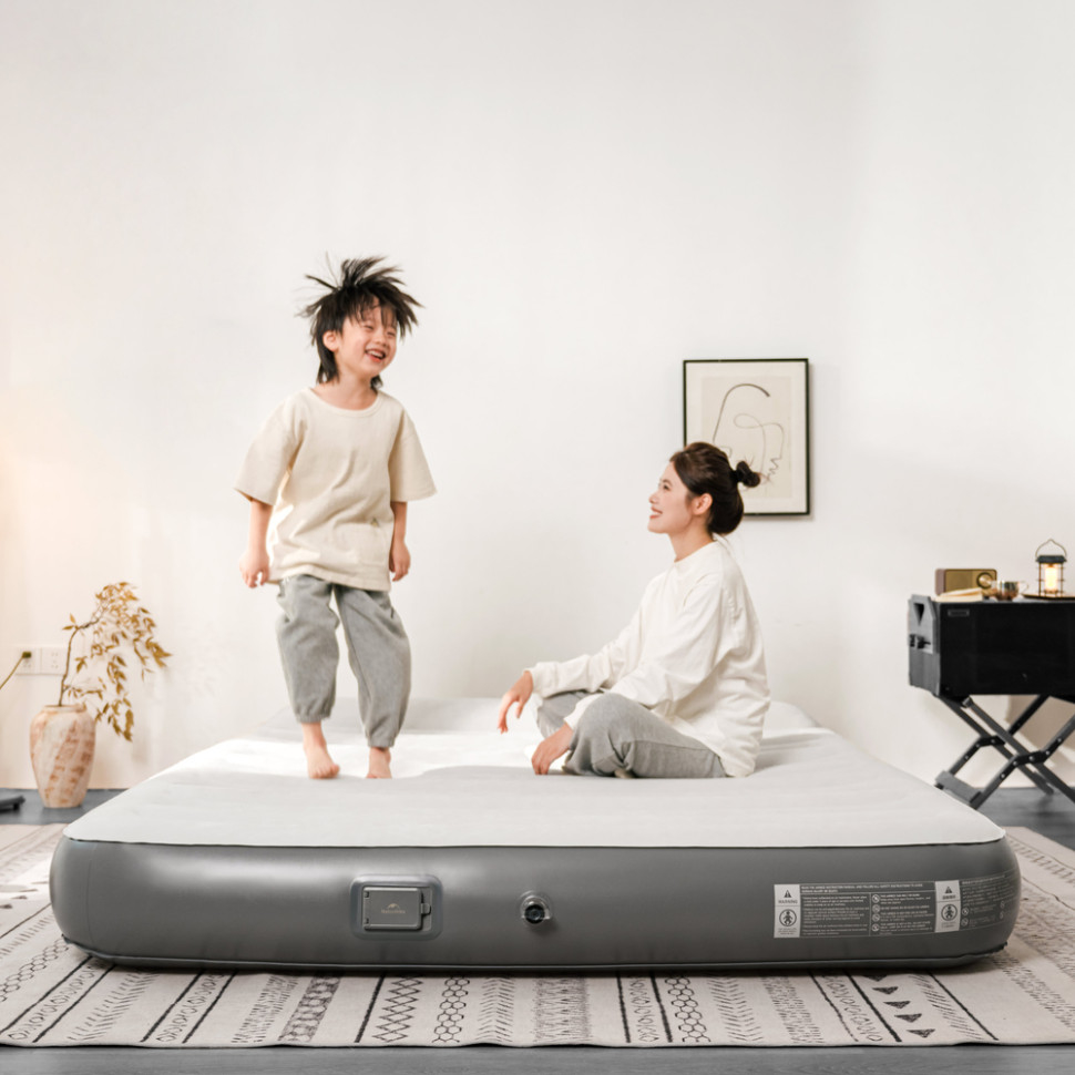 Матрац надувний Naturehike CNK2450WS040, 200x150x25 см, вбудований насос для надування, сірий фото 10